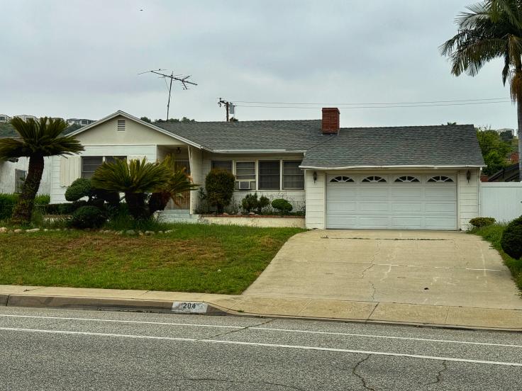 204 East Avenida De La Merced