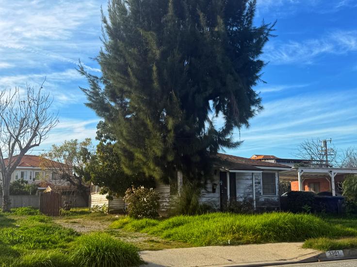 3721 Brookline Avenue