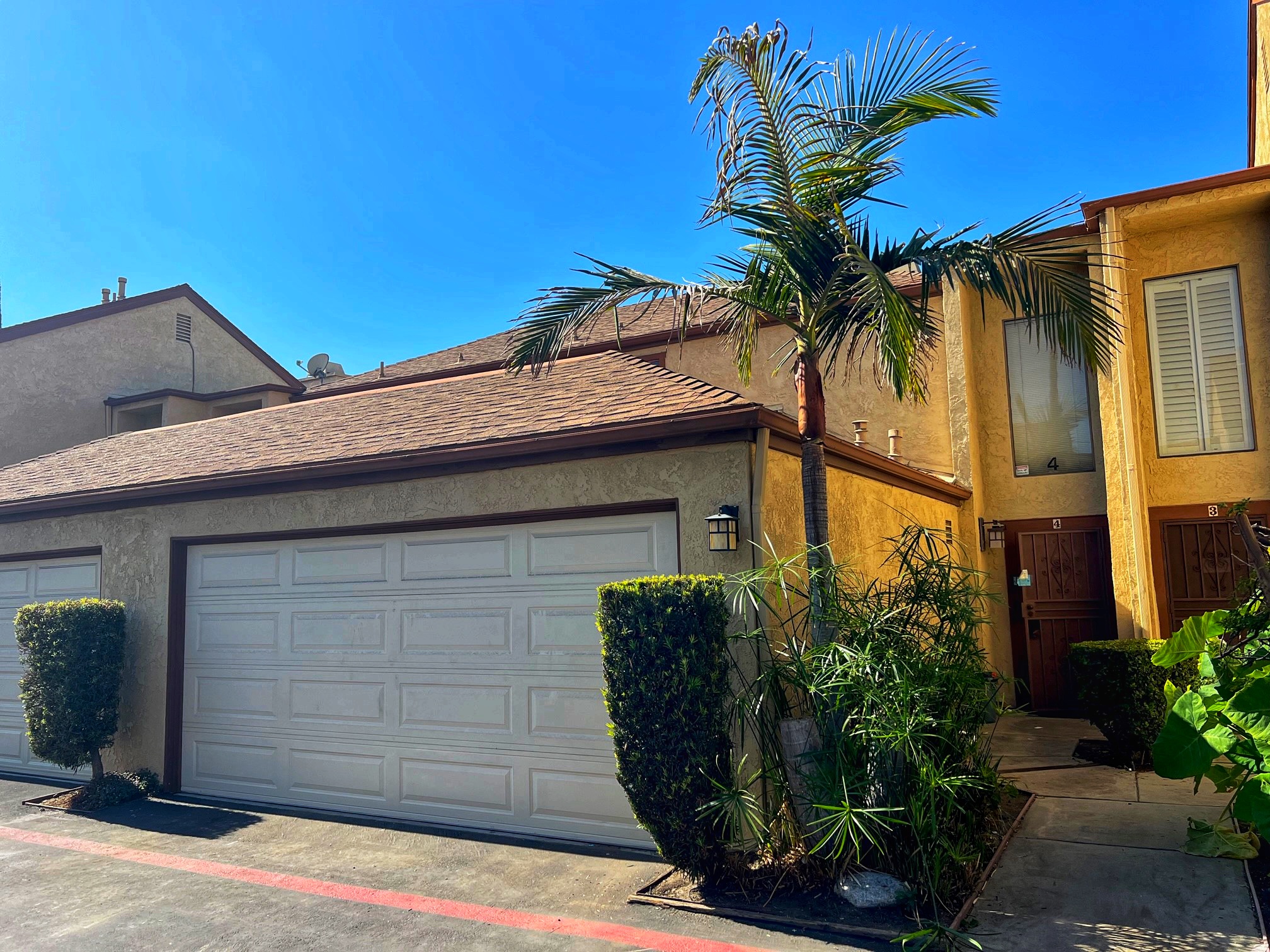 555 South Azusa Avenue #4