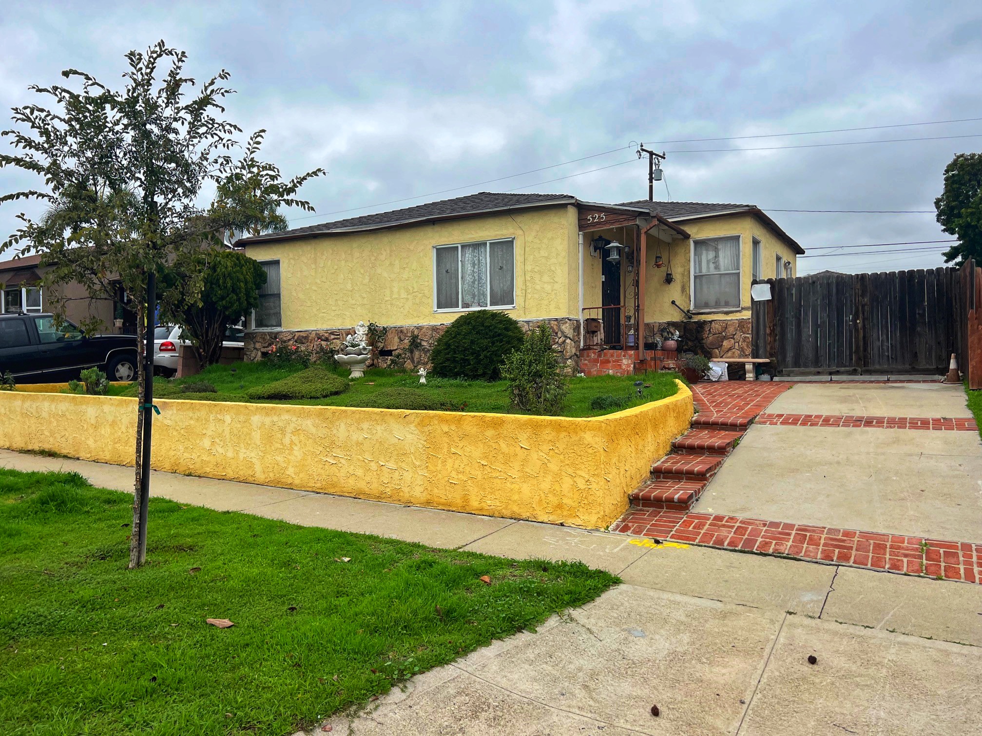 525 West Fairview Boulevard