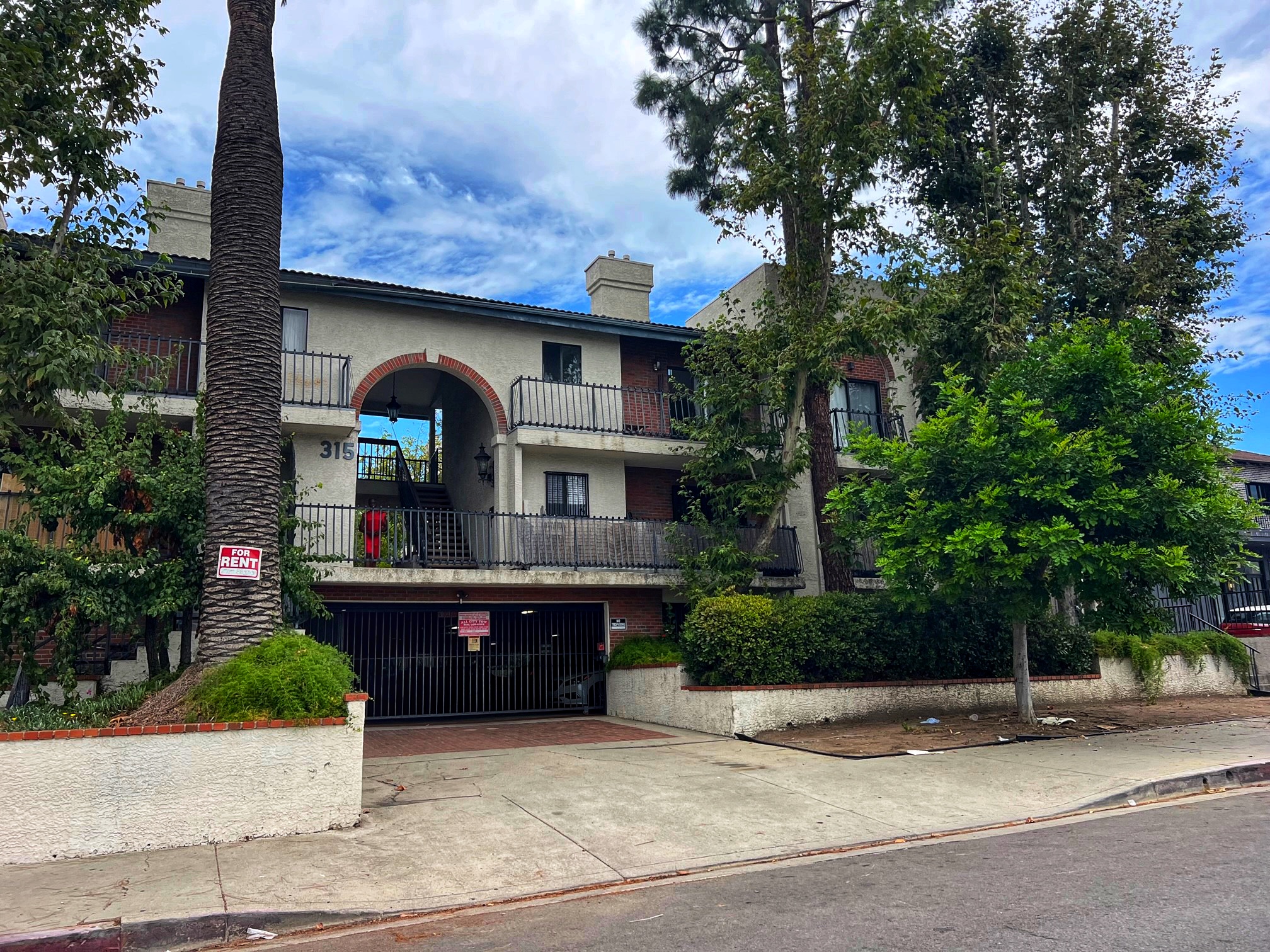 315 South Harvard Boulevard #203
