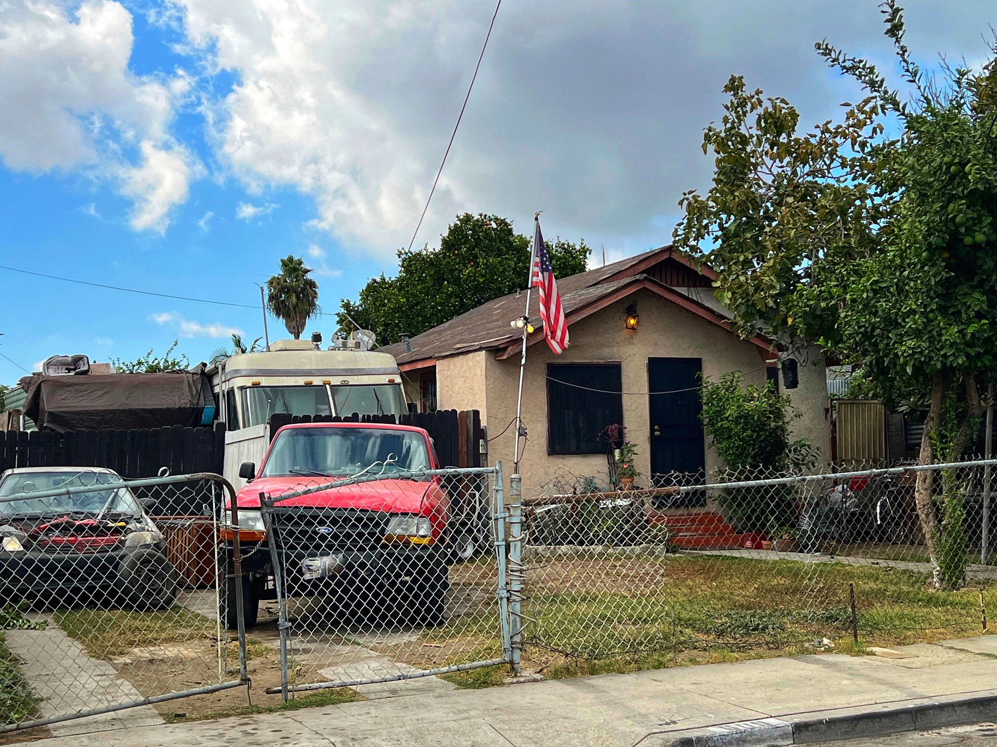609 North Acacia Avenue