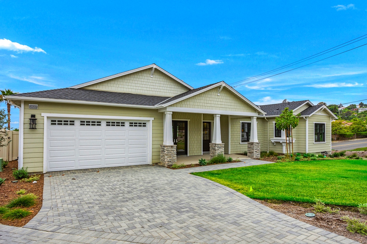 2527 Ivy Road